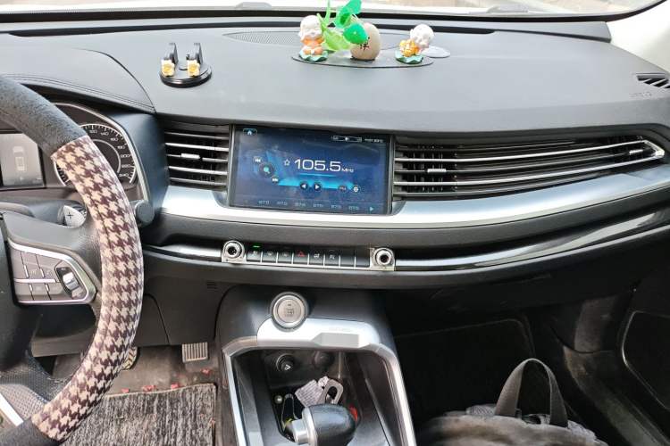 Used Haval H6 2017 Blue Label 1.5T Automatic Two-Wheel Drive ZhiShang Model Audio And AC Panel