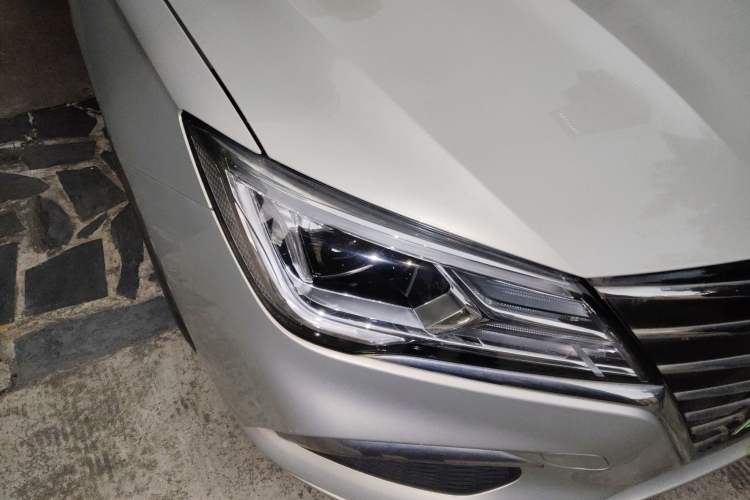 Used Roewe Ei5 2019 Luxury Edition Right Front Headlight