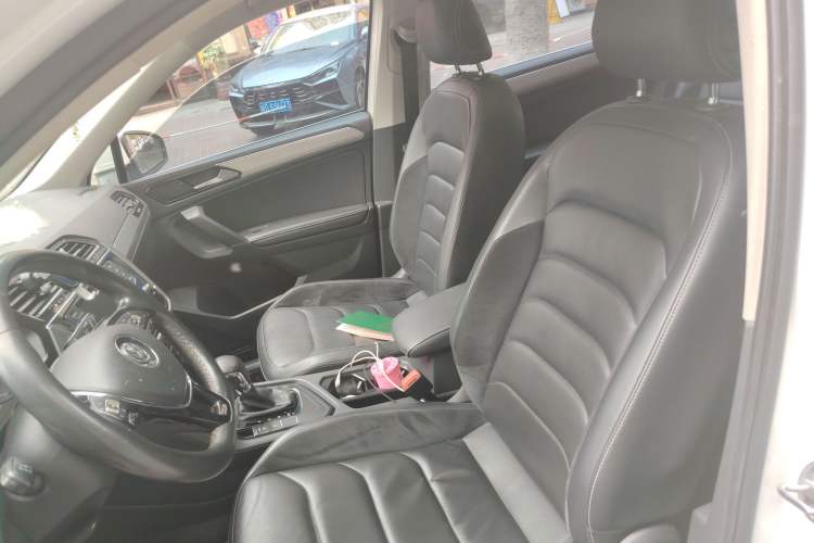 Used Volkswagen Tiguan L 2017 330TSI Automatic Two-Wheel Drive Luxury Edition Left Front Seat