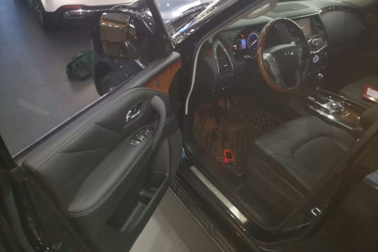 Used Infiniti QX80 2016 5.6L 4WD