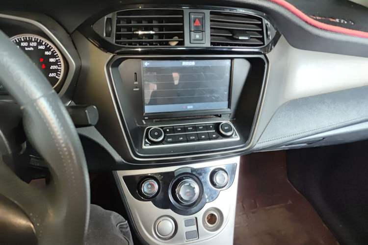 Used Haima M3 2016 1.5L Manual Comfort Model with Sunroof Audio And AC Panel