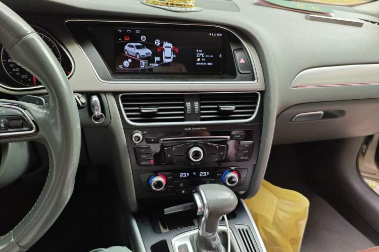 Used Audi A4L 2015 35 TFSI Automatic Standard Model Audio And AC Panel