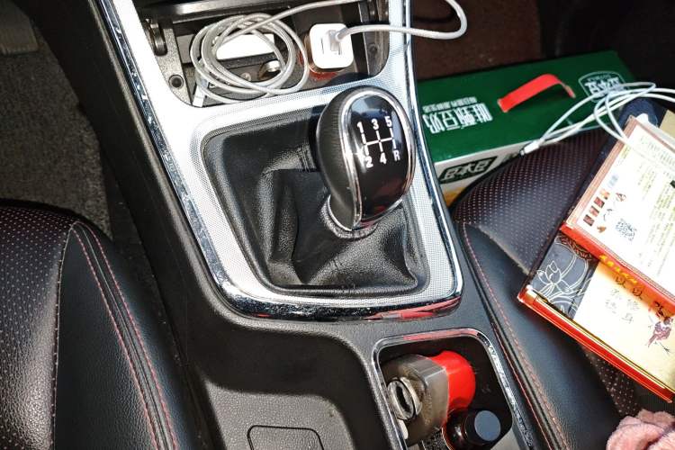 Used Baojun 560 2015 1.8L manual luxury version
