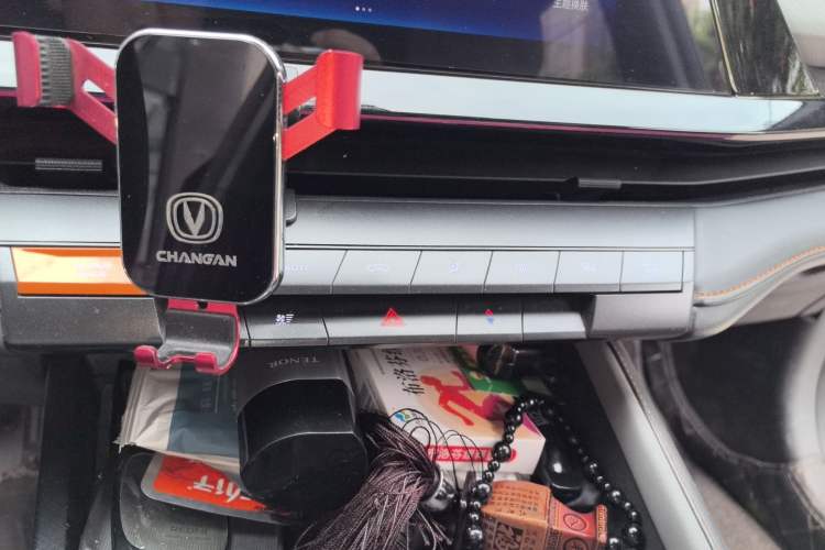 Used CHANGAN UNI-V 2022 1.5T Prestige Version Audio And AC Panel