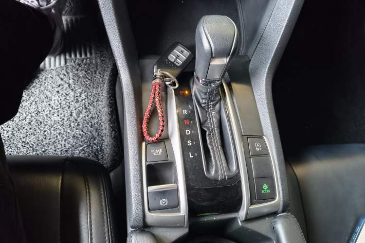 Used Honda Civic 2016 220TURBO CVT Luxury Edition
