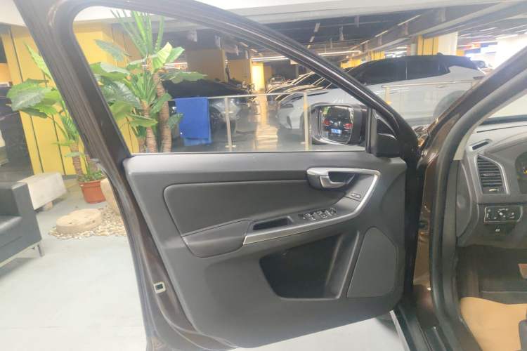 Used Volvo XC60 2017 T5 Smart Upgrade Edition
