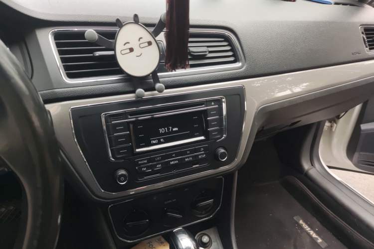 Used Volkswagen Lavida 2015 1.6L Automatic Comfort Edition
