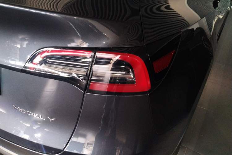 Used Tesla Model Y 2024 Rear-Wheel-Drive Version
