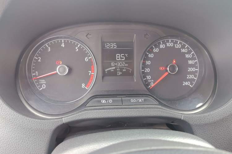 Used Volkswagen Polo 2016 1.4L Manual Fashion Model Odometer Close Up