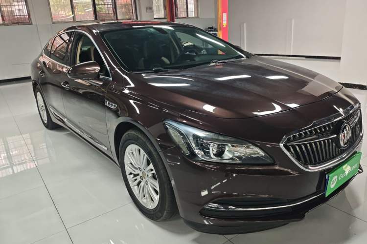 Used Buick LaCrosse 2016 20T Leading Model Front Right 45 Deg
