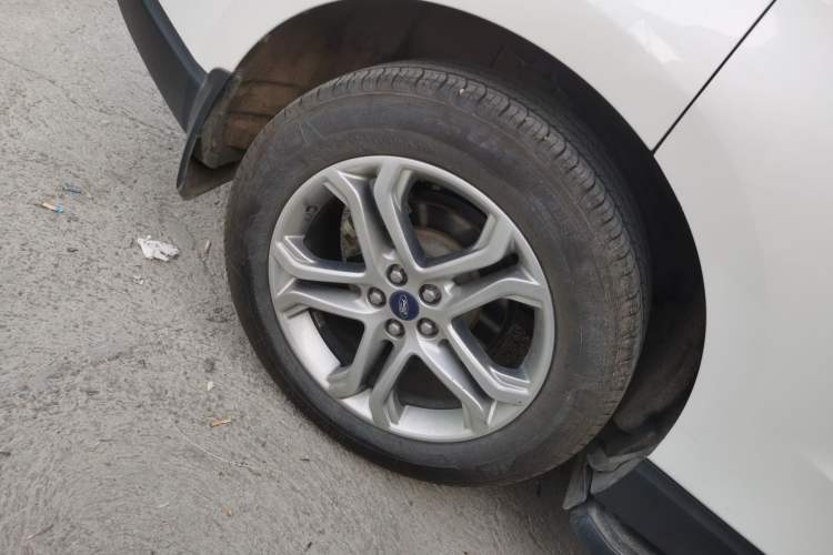 Used Ford Edge 2018 EcoBoost 245 Two-Wheel-Drive Titanium 7-Seater China VI Standard