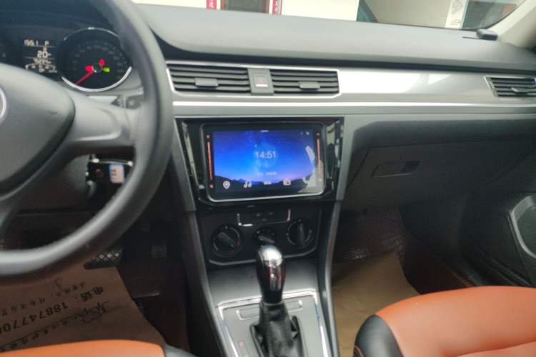 Used Volkswagen Bora 2018 1.5L Automatic Fashion Model Audio And AC Panel