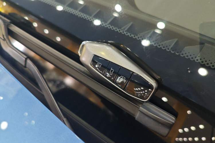 Used iCAR 03 2024 501km Two-Wheel Drive Long-Range Version Vehicle Key