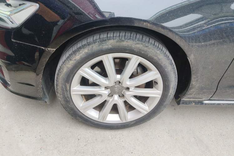 Used Audi A6L 2018 30th Anniversary Edition TFSI Trendy Model Left Front Wheel Hub