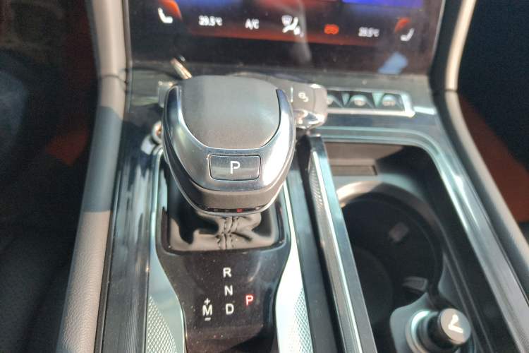 Used Hongqi H5 2023 2.0T Automatic Smart Connect Flagship Edition