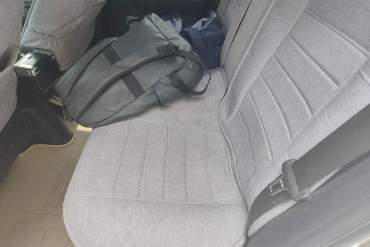 Used Toyota YARiS L Zhi Xuan 2015 1.5E Automatic Charm Edition
