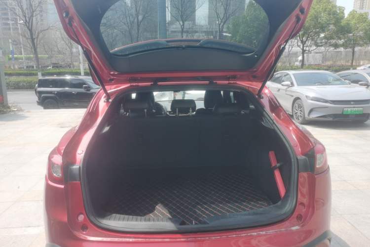 Used Mazda CX-4 2018 2.5L Automatic 4x4 Bluelight Fearless Edition China V Standard