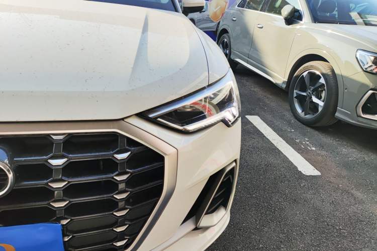 Used Audi Q3 2023 Updated 40 TFSI Fashionable and Dynamic Version
