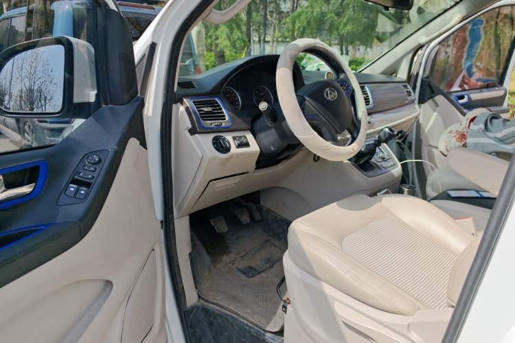 Used SAIC MAXUS G10 2018 PLUS 1.9T Manual Elite Edition Diesel
