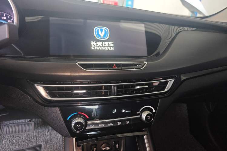 Used CHANGAN Eado New Energy 2022 EV460 Smart Ride-Hailing Edition – Lithium Iron Phosphate Audio And AC Panel