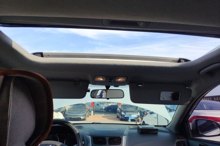 Used Hyundai Verna Ray 2014 1.4L Automatic GLX
