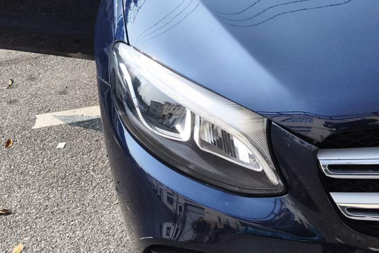 Used Mercedes-Benz GLC 2018 GLC 260 4MATIC Luxury Model
