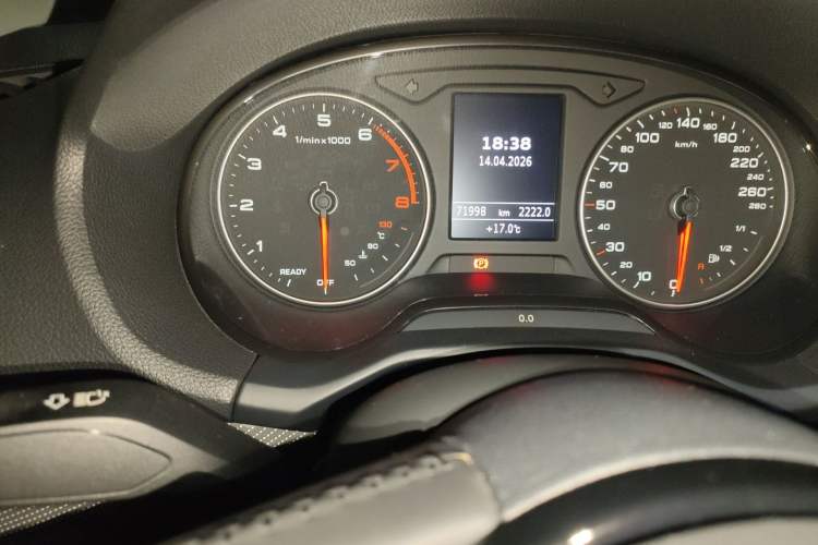 Used Audi Q2L 2018 35 TFSI Fashion Dynamic Version China VI Emission Standard Odometer Close Up