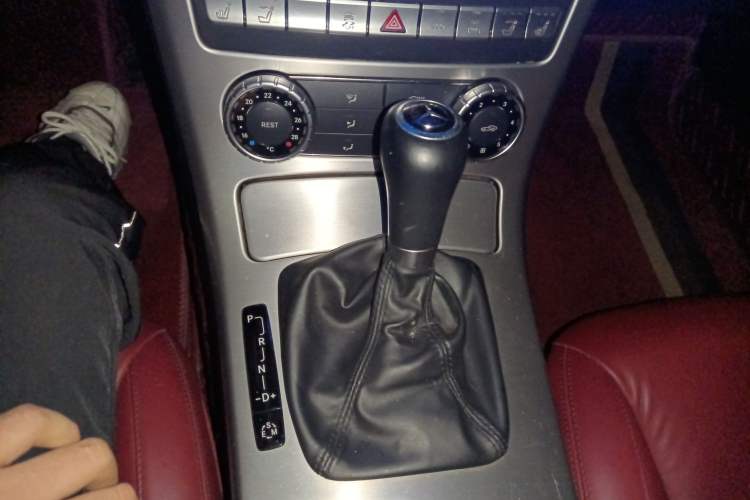 Used Mercedes-Benz SLK-Class 2011 SLK 200 Fashion Model
