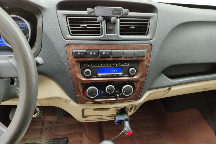 Used CHANGAN KAICHENG Ruixing M80 2019 1.5L Base Version 2-Seater Single-Steamed Air Conditioning China VI Standard Flat Roof Rear-Hinged Doors DAM15KR
