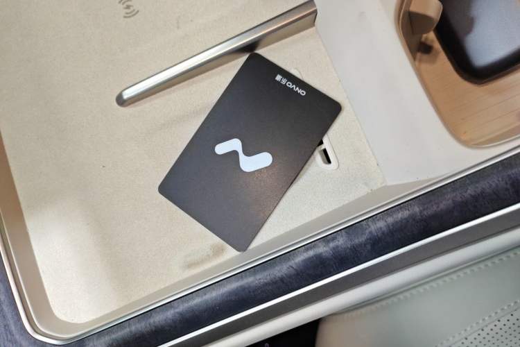 Used ONVO Luxeed L90 2025 Model—Ultra Six-Seater Version