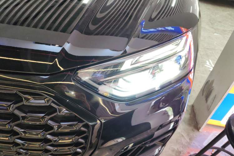 Used Audi Q5L 2022 40T Fashionable and Dynamic Model Left Front Headlight