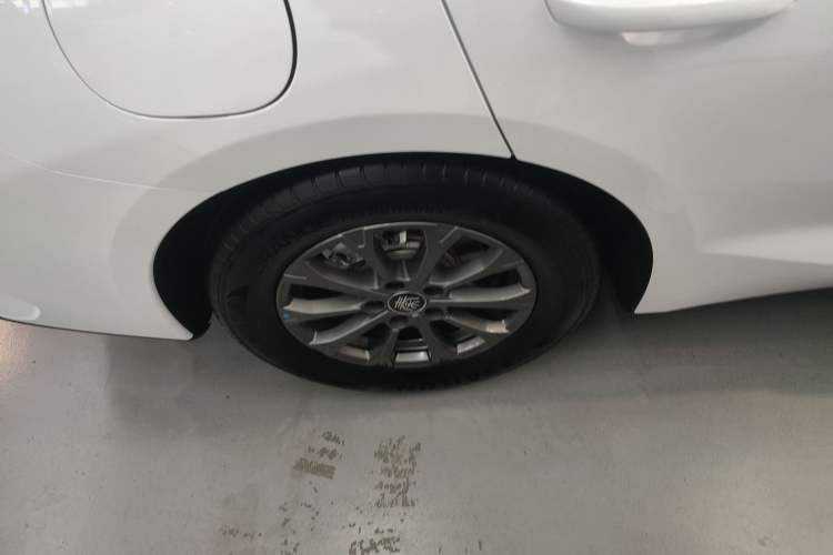 Used BYD Qin L 2025 DM-i Smart Drive 80KM Leading Model Right Rear Wheel Hub