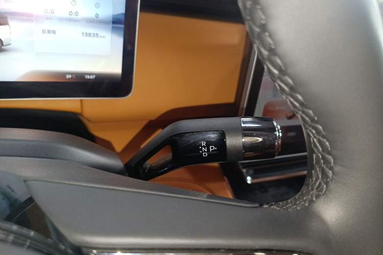 Used Geely Galaxy LEVC L380 2025 805 km Flagship Version All-Wheel Drive