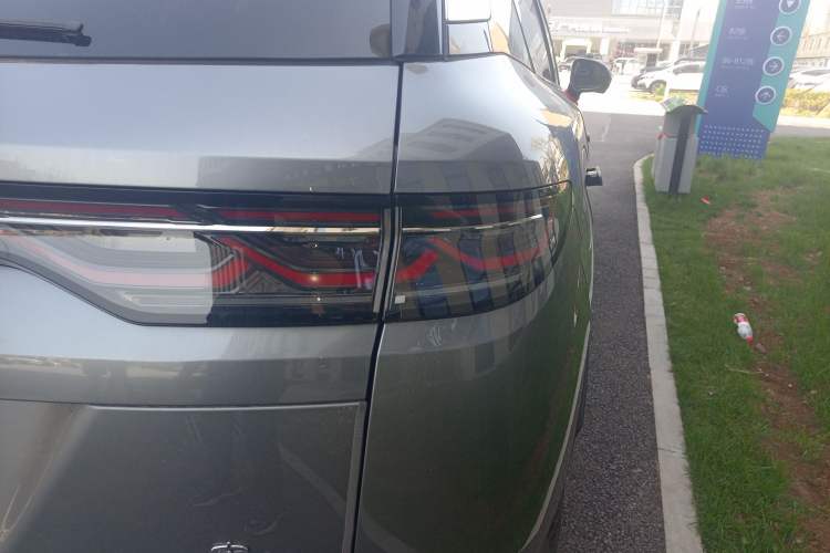 Used BYD Song L DM-i 2024 160km Beyond Edition Exterior 3