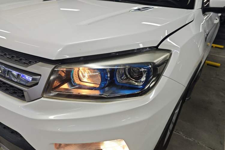 Used CHANGAN CS75 2014 2.0L Manual Luxury Version China IV Standard