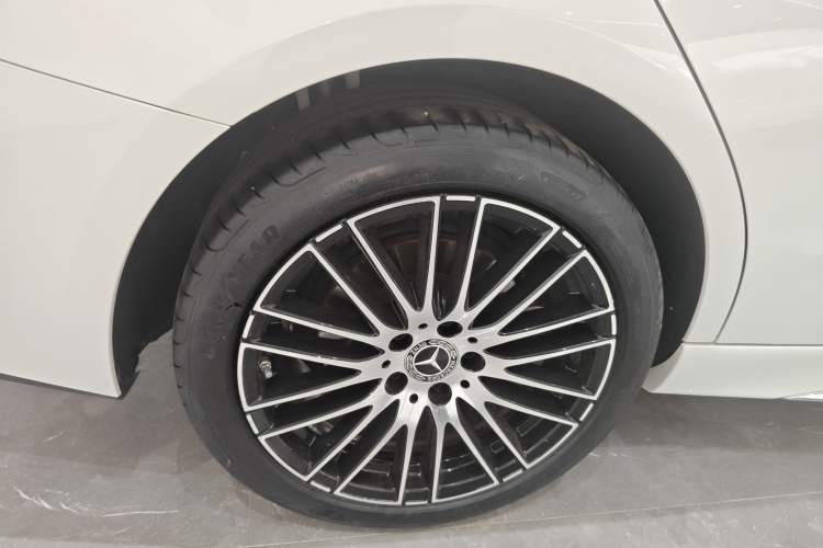 Used Mercedes-Benz C-Class 2023 Restyled C 260 L Sport Edition Right Rear Wheel Hub