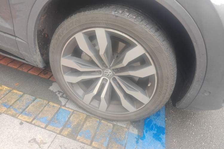 Used Volkswagen Touareg 2019 3.0 TSI Advanced Version China V Standard Right Front Wheel Hub
