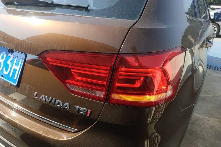 Used Volkswagen Cross Lavida 2014 1.4TSI DSG
