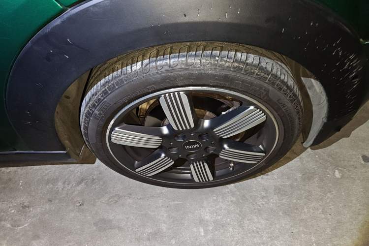 Used MINI 2019 1.5T COOPER 60th Anniversary Edition Five-Door Version Right Front Wheel Hub