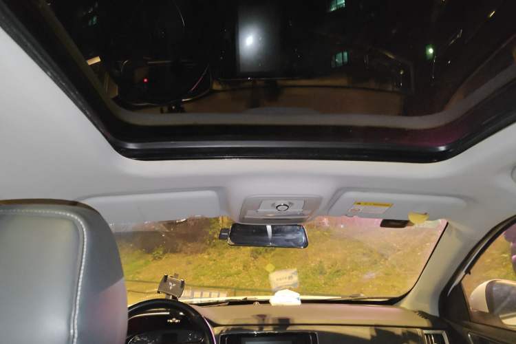 Used Roewe RX5 2019 20T Two-Wheel Drive Automatic 4G Connected Platinum Edition
