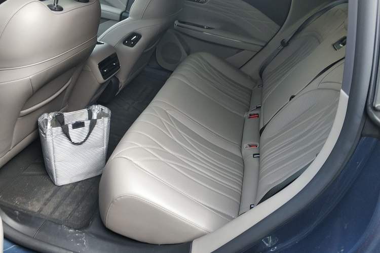 Used Geely Galaxy 8 2025 130km EM-P Starship Edition Left Rear Seat