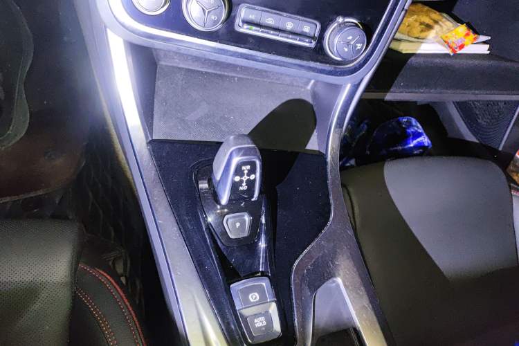 Used Lynk & Co 01 2019 2.0T Two-Wheel Drive Zhaopu Version China VI Standard
