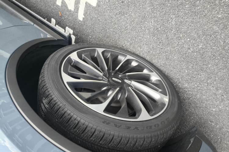 Used Lincoln Aviator 2024 3.0T V6 All-Wheel-Drive Luxury Edition Six Seats