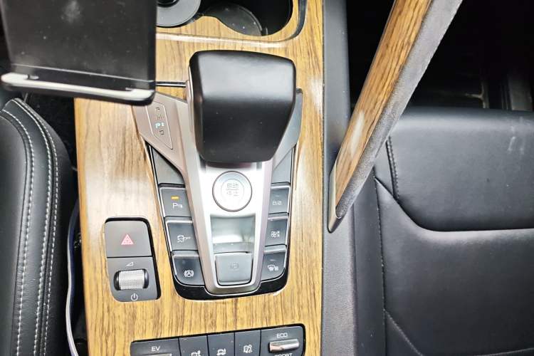 Used BYD Song Pro New Energy 2019 DM 1.5T Four-Wheel Drive Performance Edition Deluxe Model Gear Lever