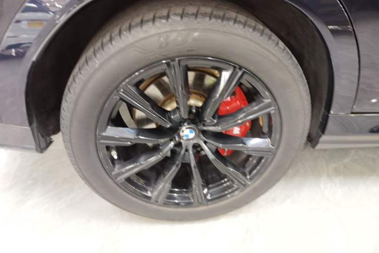 Used BMW X6 2022 Restyled xDrive40i M Sport Package Right Rear Wheel Hub