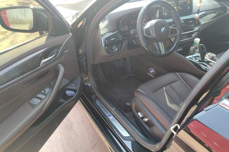 Used BMW 5 Series 2021 525Li M Sport Package Driver Seat