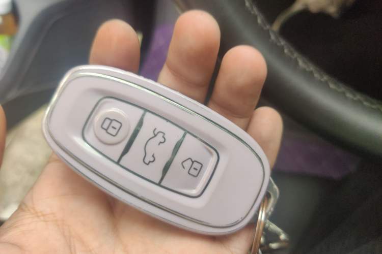 Used Hongqi E-QM5 2022 431 km Charge & Enjoy Edition