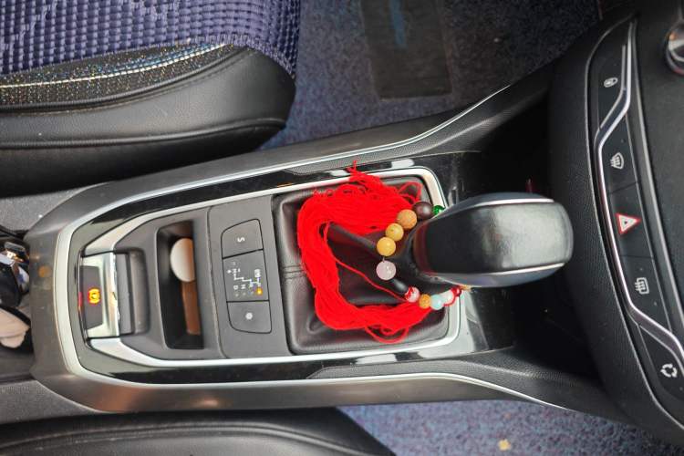 Used Peugeot 408 2014 1.8L Automatic Luxury Edition Gear Lever