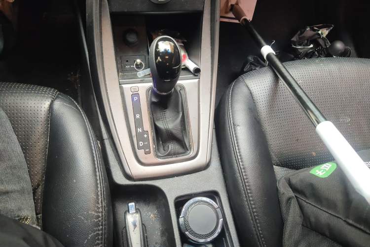 Used Hyundai Elantra (5th Generation / Langdong) 2012 1.6L Automatic Fashion Edition Gear Lever