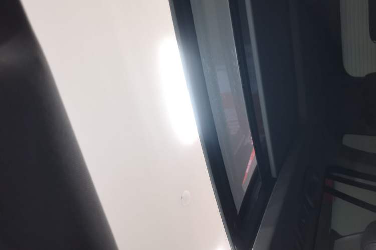 Used GAC Trumpchi GS8 2017 320T Two-Wheel Drive Luxury Smart Connectivity Version (7 Seats) Headliner